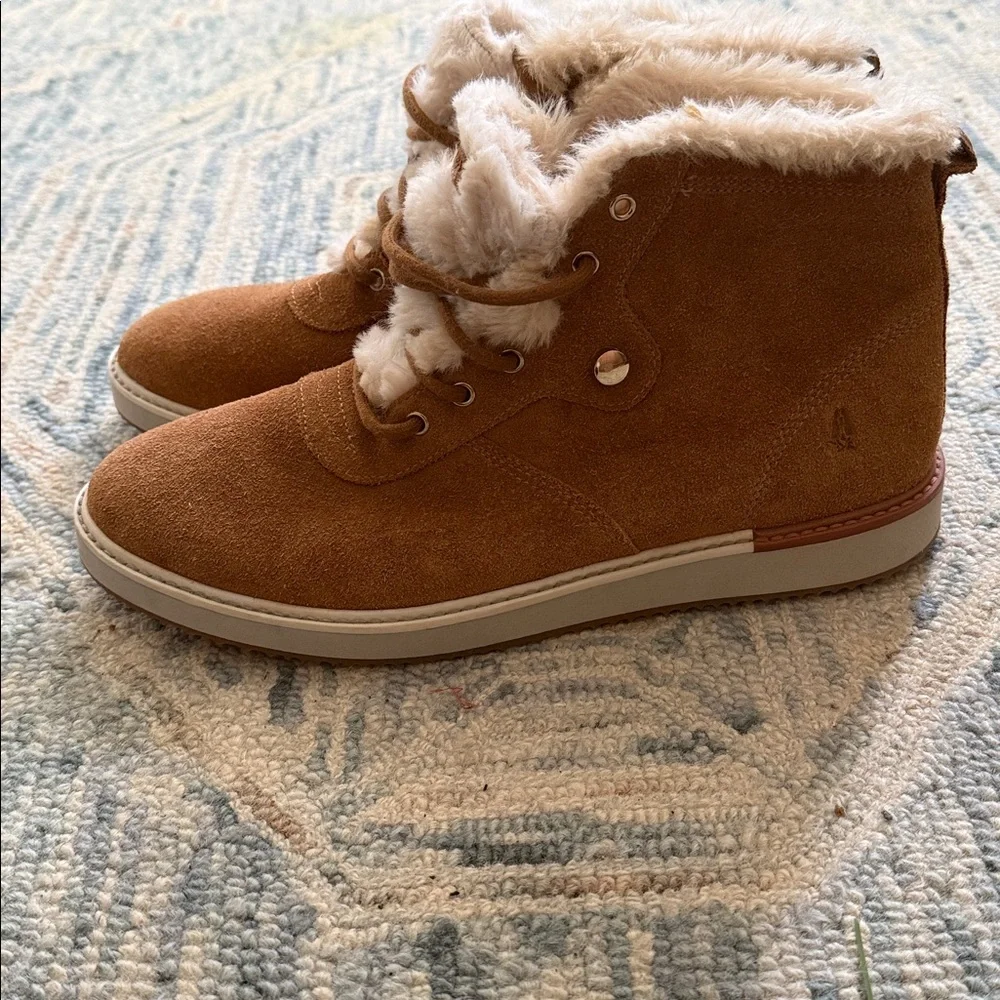 The Hush Puppies Men’s Suede With Faux Fur Bounce Plus Boot Size 12M
